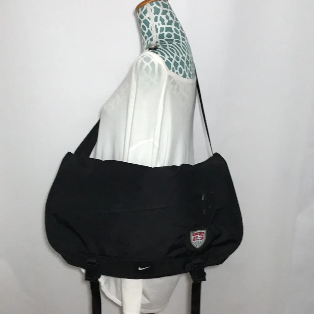 Nike Nylon United States Soccer Federation Messenger Bag Nike Padded Laptop Bag